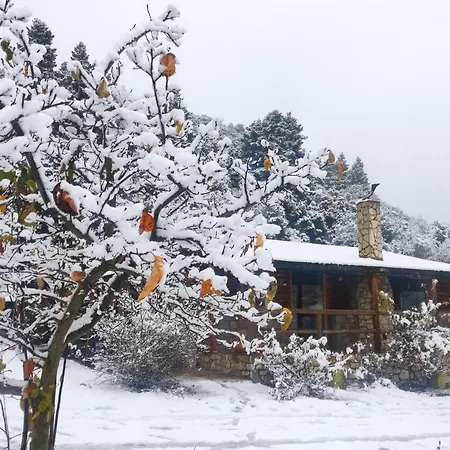 Oneiropagidasuites Kalavryta Exterior photo