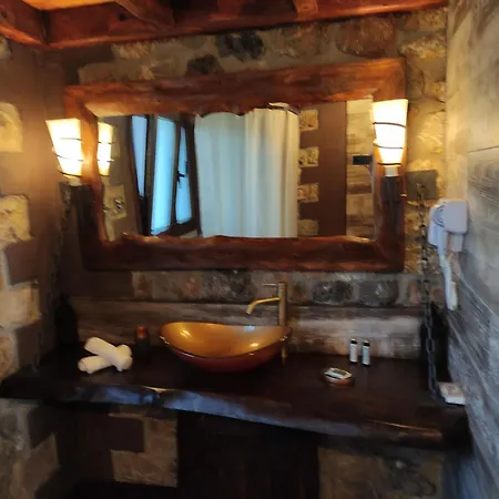 Oneiropagidasuites Kalavryta Room photo