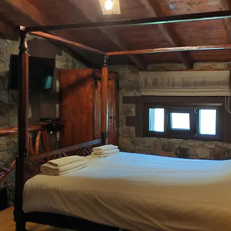 Oneiropagidasuites Kalavryta Room photo